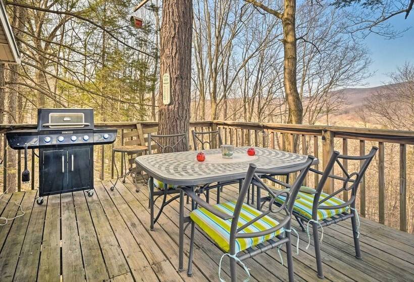 Unplugged Mountain Retreat With Porch Swings!