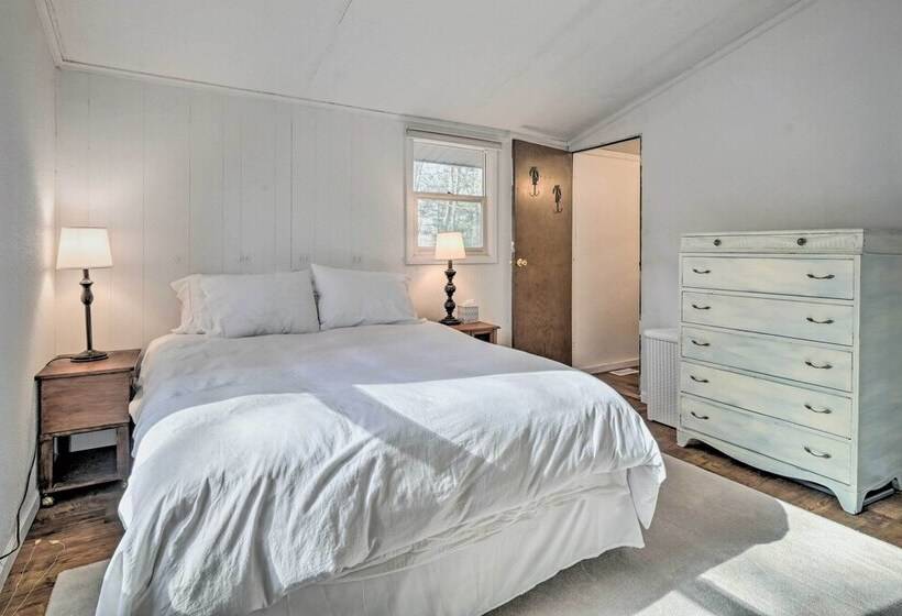 Unplugged Mountain Retreat With Porch Swings!