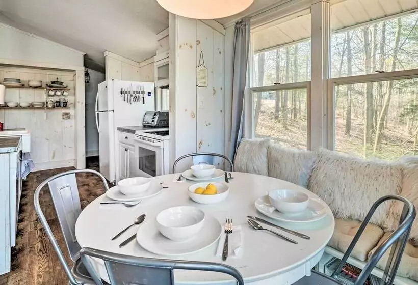 Unplugged Mountain Retreat With Porch Swings!