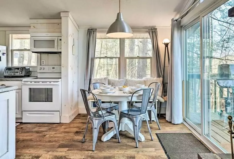 Unplugged Mountain Retreat With Porch Swings!