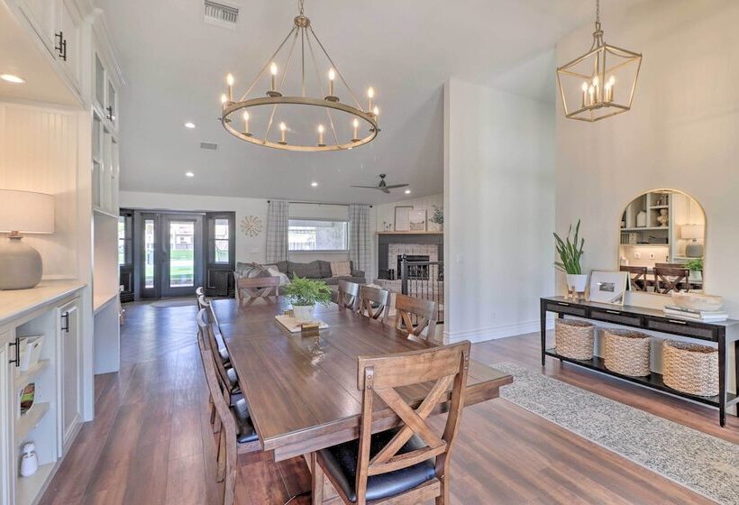 Luxe Mesa Retreat W/ Pool, Hot Tub & Home Gym