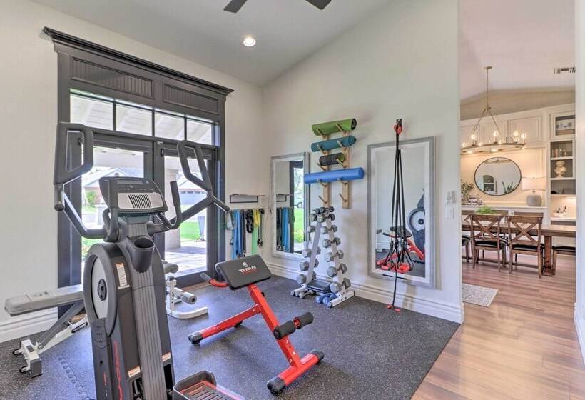 Luxe Mesa Retreat W/ Pool, Hot Tub & Home Gym
