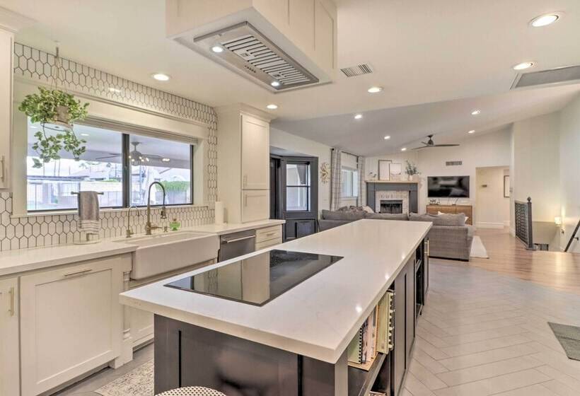 Luxe Mesa Retreat W/ Pool, Hot Tub & Home Gym