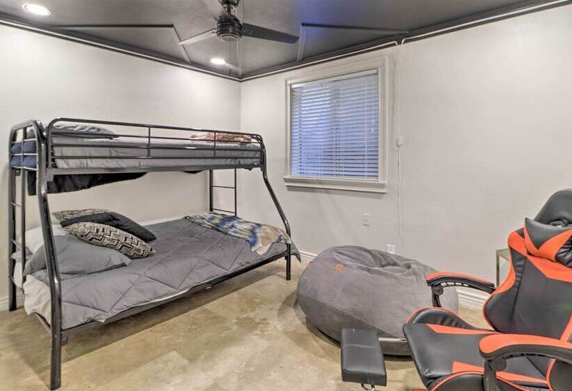 Luxe Mesa Retreat W/ Pool, Hot Tub & Home Gym