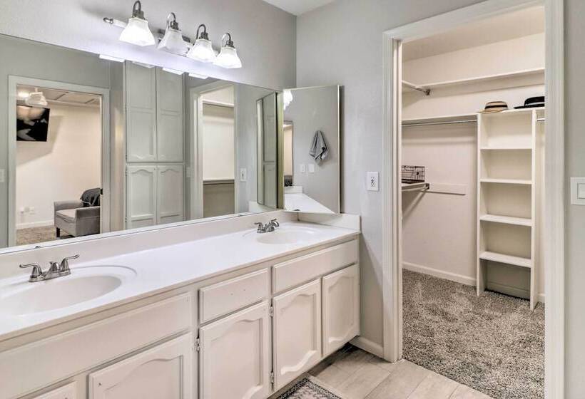 Luxe Mesa Retreat W/ Pool, Hot Tub & Home Gym