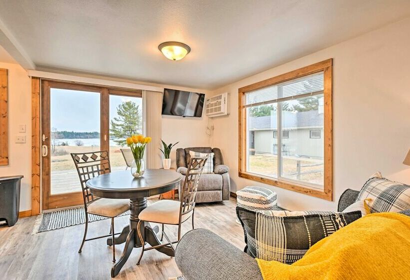 Waterfront Castle Rock Lake Cabin W/ Deck & Grill