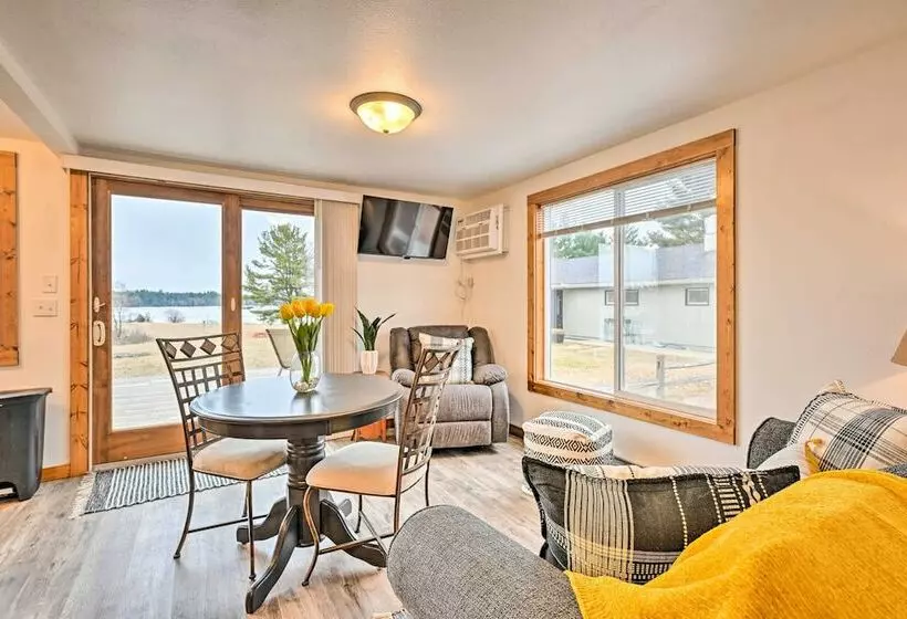 Waterfront Castle Rock Lake Cabin W/ Deck & Grill