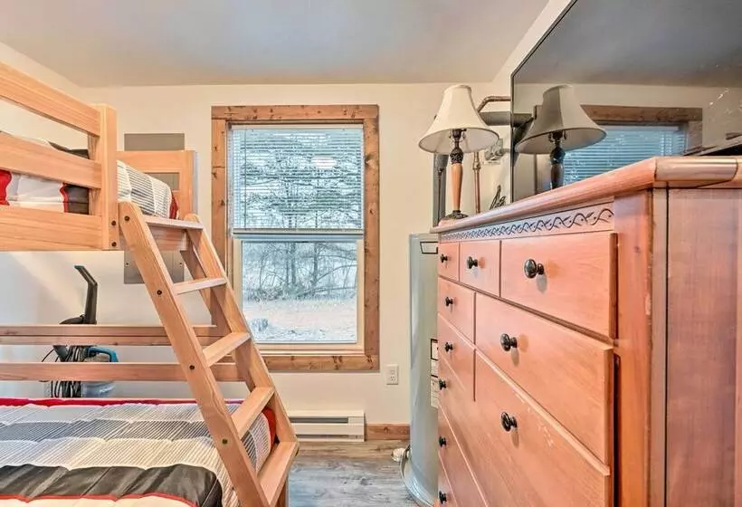 Waterfront Castle Rock Lake Cabin W/ Deck & Grill