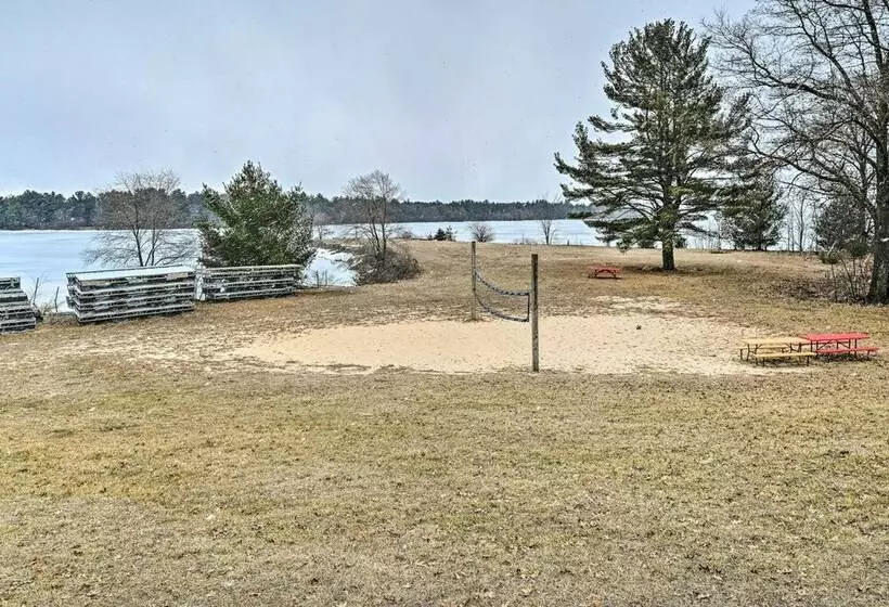 Waterfront Castle Rock Lake Cabin W/ Deck & Grill