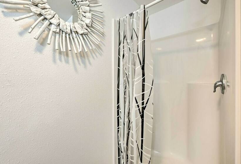 Waterfront Castle Rock Lake Cabin W/ Deck & Grill