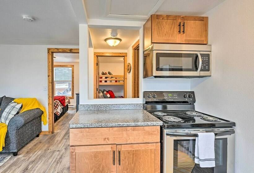 Waterfront Castle Rock Lake Cabin W/ Deck & Grill