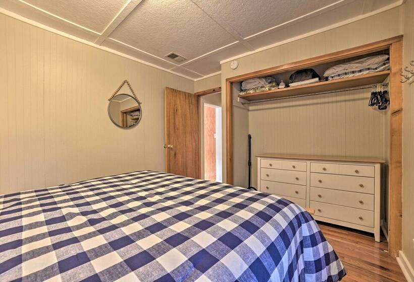 Waterfront Suttons Bay Cottage W/ Fire Pit!