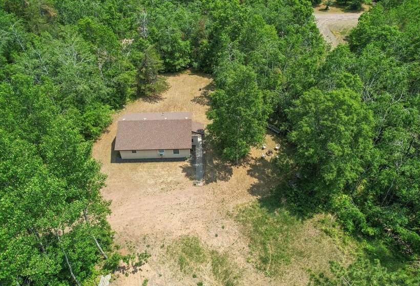 Wooded Danbury Cabin W/ Grill + Fire Pit!