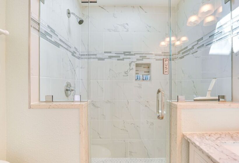 Breezy Pcb Retreat W/ Direct Beach Access!