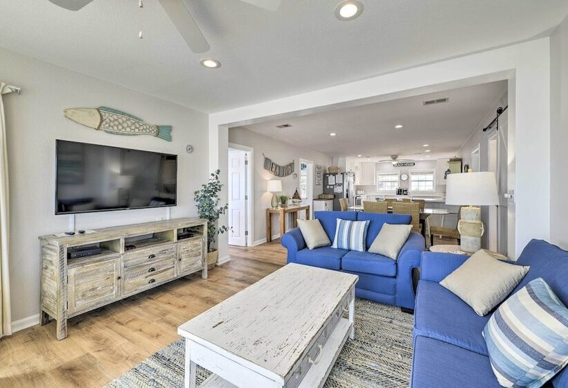 Breezy Pcb Retreat W/ Direct Beach Access!