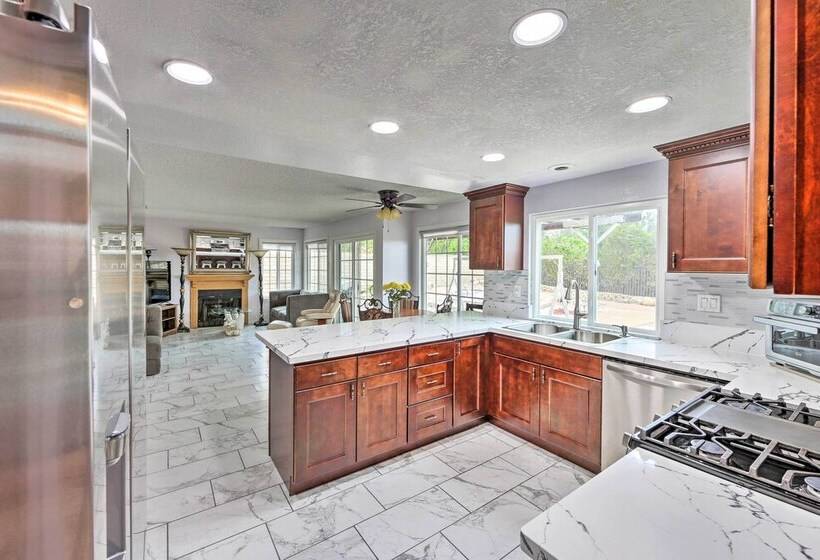 Bright California Home W/ Patio < 1 Mi To Hiking!