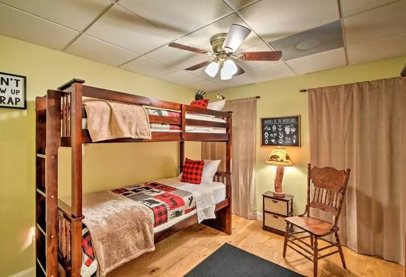 Hayesville Bungalow W/ Porch & Forest Views!