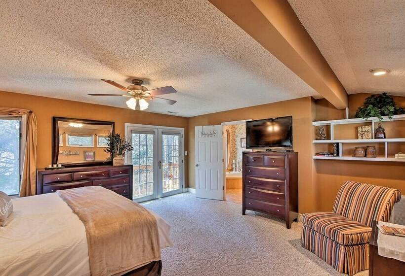 Hayesville Bungalow W/ Porch & Forest Views!