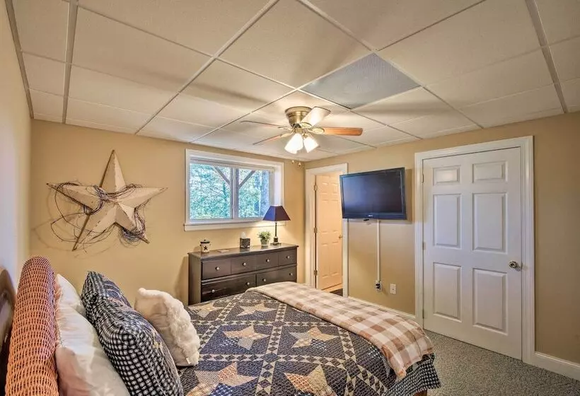 Hayesville Bungalow W/ Porch & Forest Views!