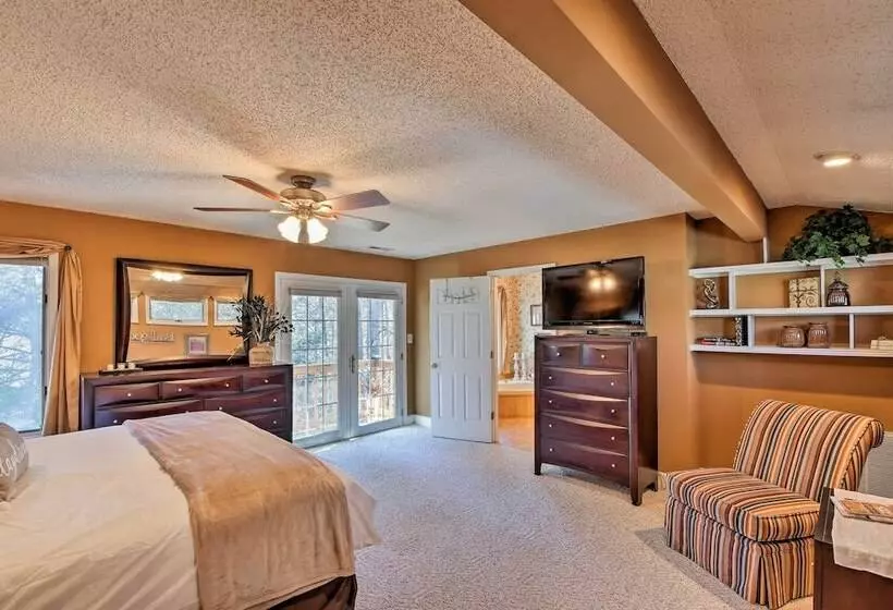 Hayesville Bungalow W/ Porch & Forest Views!