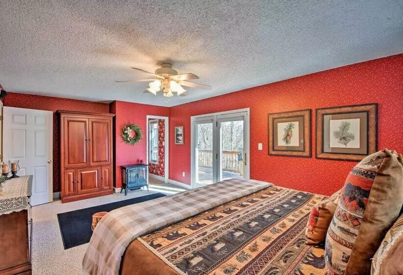 Hayesville Bungalow W/ Porch & Forest Views!