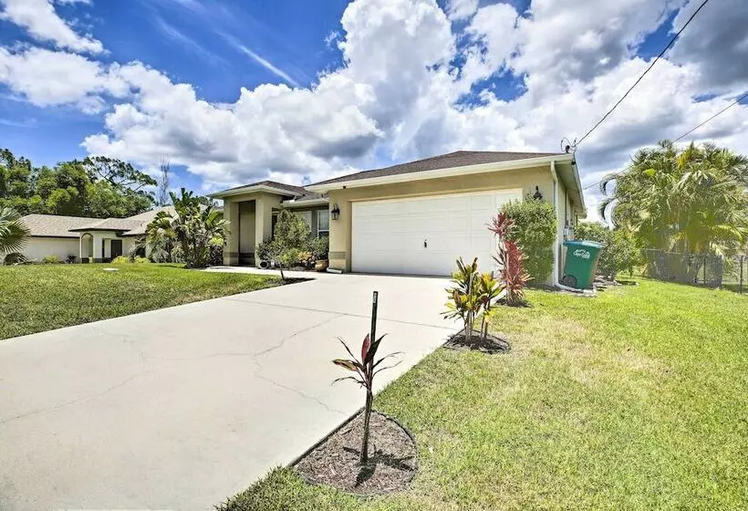 Dock & Canal Access: Cape Coral Family Home