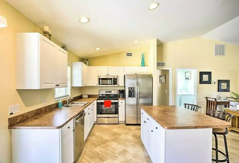 Dock & Canal Access: Cape Coral Family Home