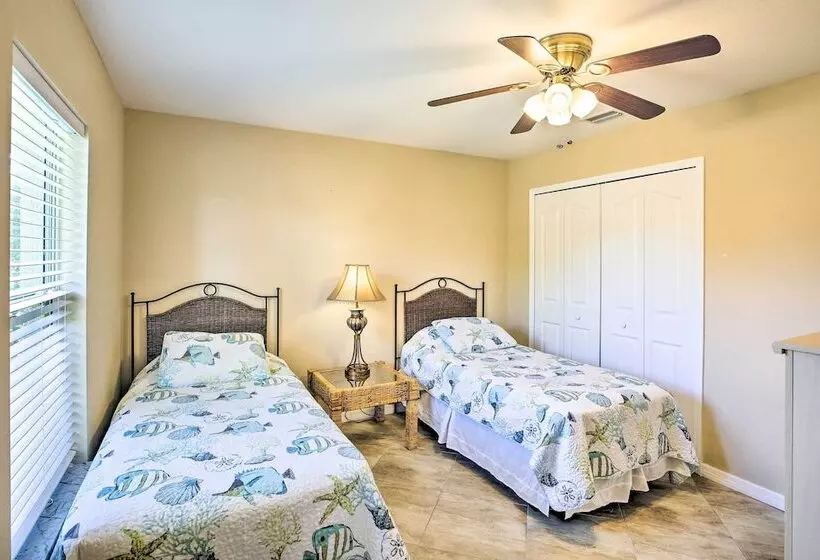 Dock & Canal Access: Cape Coral Family Home