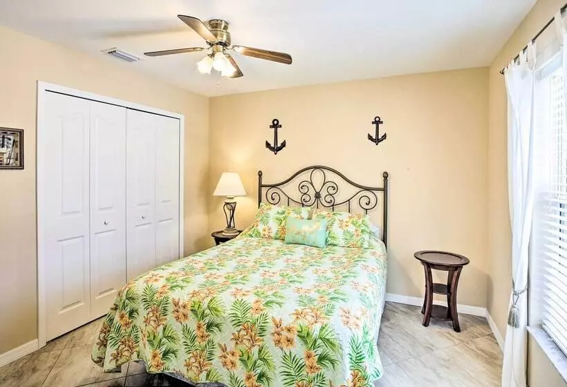 Dock & Canal Access: Cape Coral Family Home