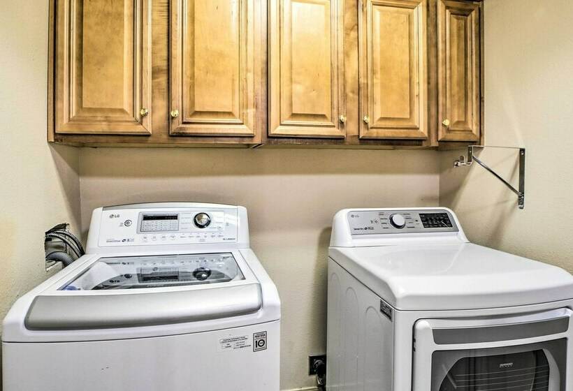 Central Fayetteville Home W/ Gas Grill!