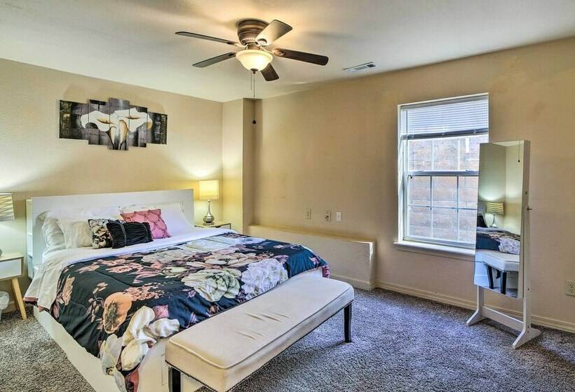 Central Fayetteville Home W/ Gas Grill!