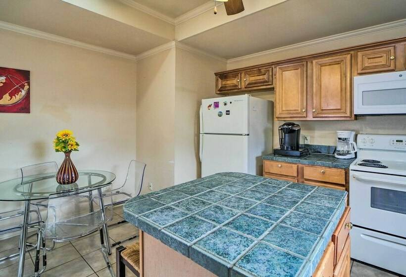 Central Fayetteville Home W/ Gas Grill!