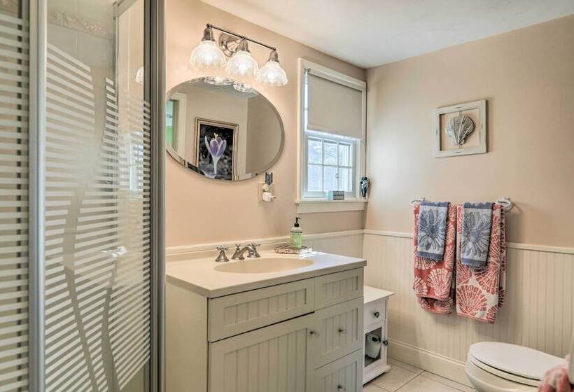 Cape Cod Cottage W/ Deck, Grill, & Games!