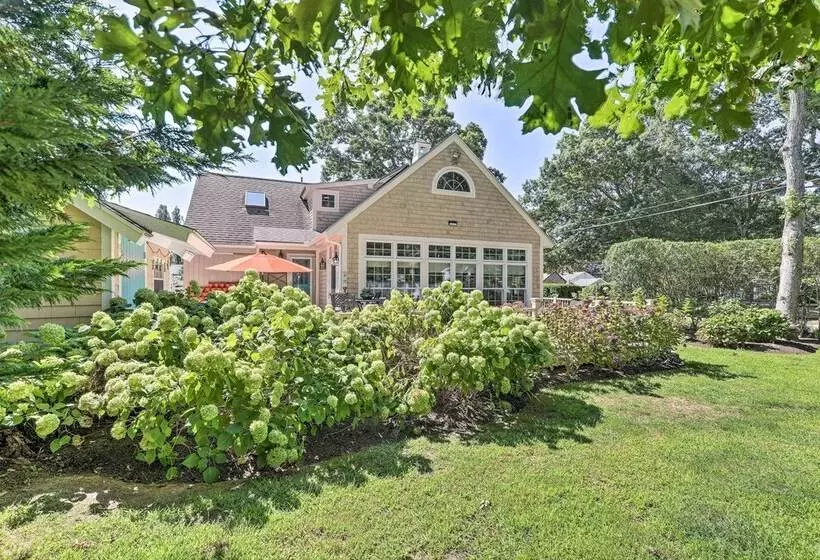 Cape Cod Cottage W/ Deck, Grill, & Games!