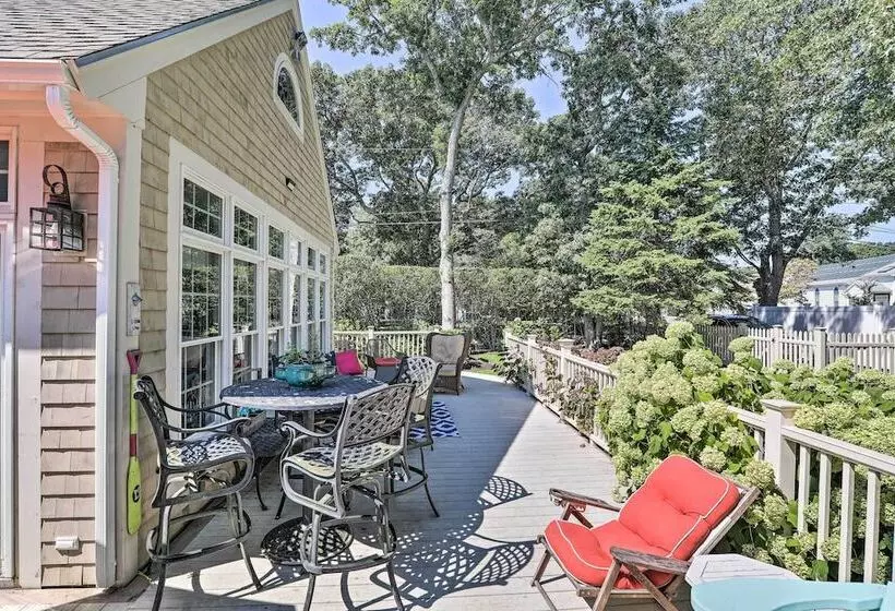 Cape Cod Cottage W/ Deck, Grill, & Games!