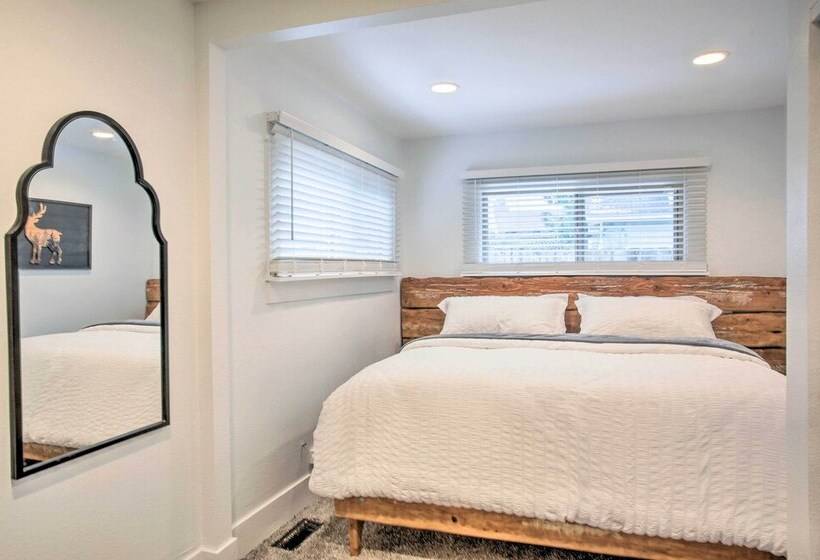 Updated Coeur D Alene Home, 1/2 Mi To Lake & Town!