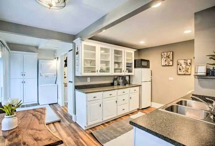 Updated Coeur D Alene Home, 1/2 Mi To Lake & Town!