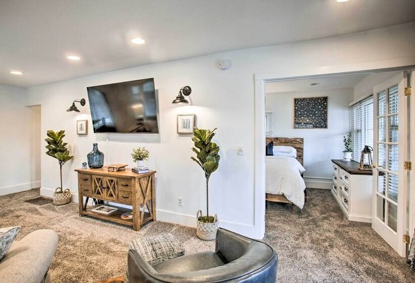 Updated Coeur D Alene Home, 1/2 Mi To Lake & Town!