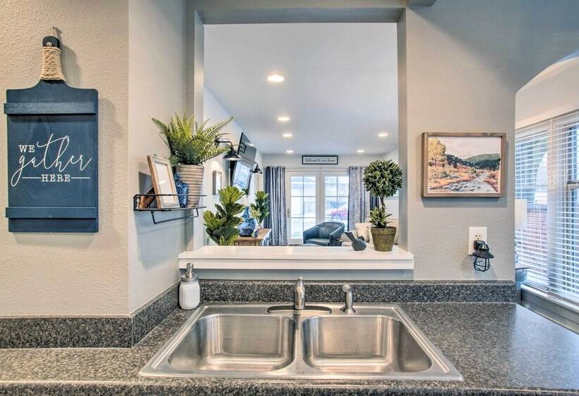 Updated Coeur D Alene Home, 1/2 Mi To Lake & Town!