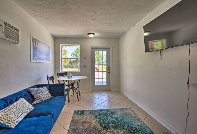 Convenient Naples Retreat < 4 Mi To Beach!