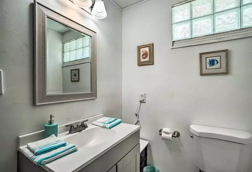 Convenient Naples Retreat < 4 Mi To Beach!