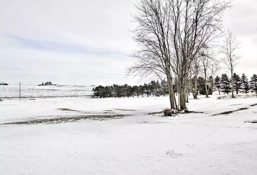 Cozy Postville Retreat W/ Fireplaces & Yard!