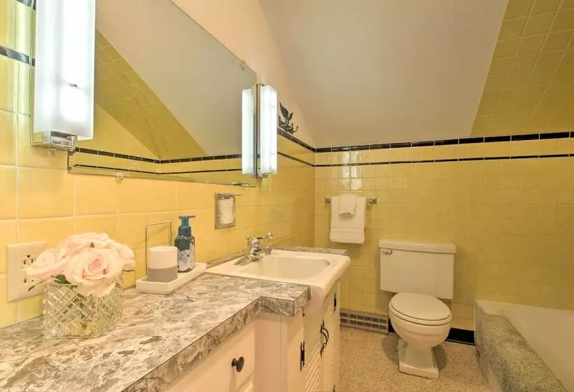 Cozy Postville Retreat W/ Fireplaces & Yard!