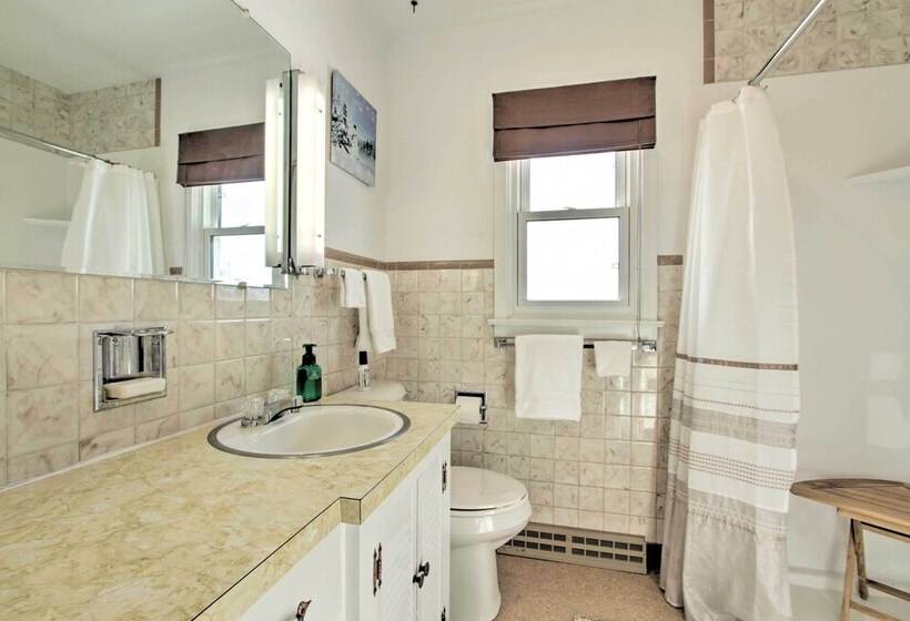 Cozy Postville Retreat W/ Fireplaces & Yard!