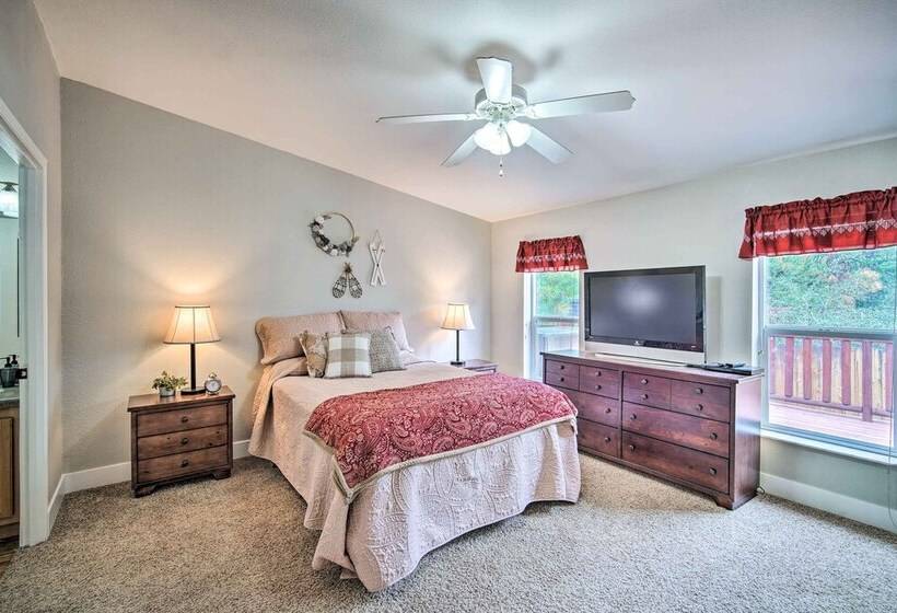 8 Mi To Big Bear Lake & Village: Sugarloaf Cabin!