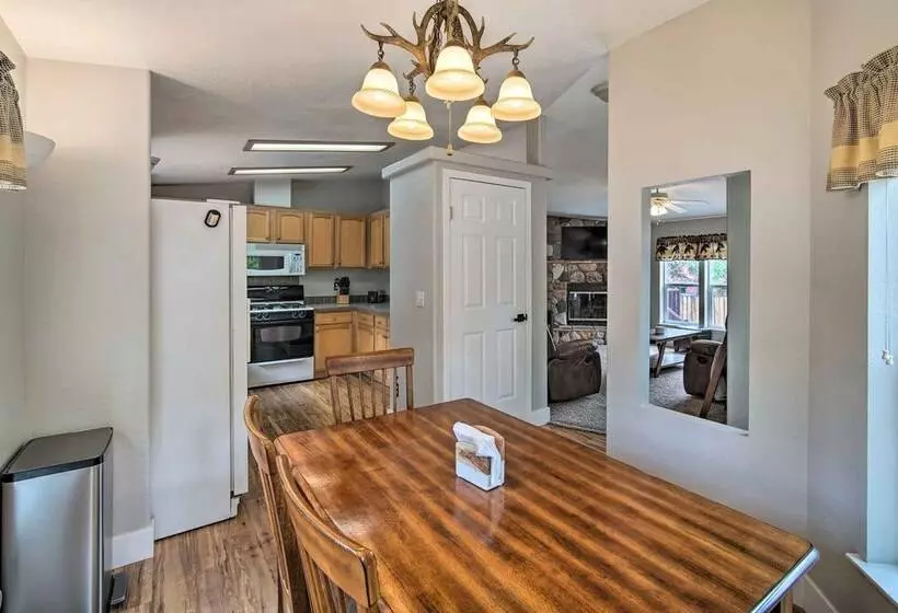 8 Mi To Big Bear Lake & Village: Sugarloaf Cabin!