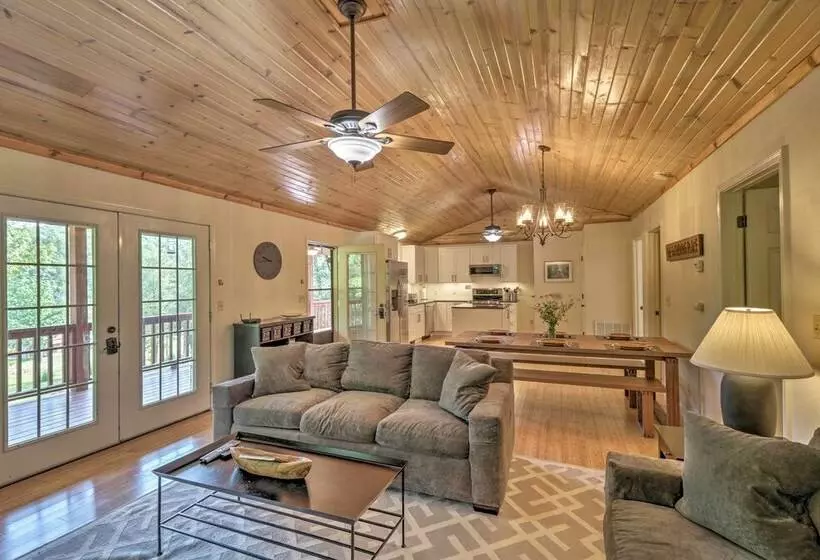 Creekside Hideaway  W/ Fire Pit + Creek Access!