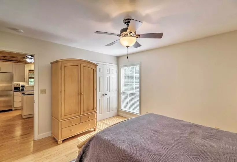 Creekside Hideaway  W/ Fire Pit + Creek Access!