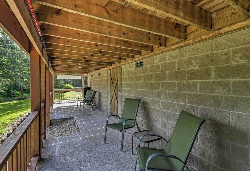 Creekside Hideaway  W/ Fire Pit + Creek Access!