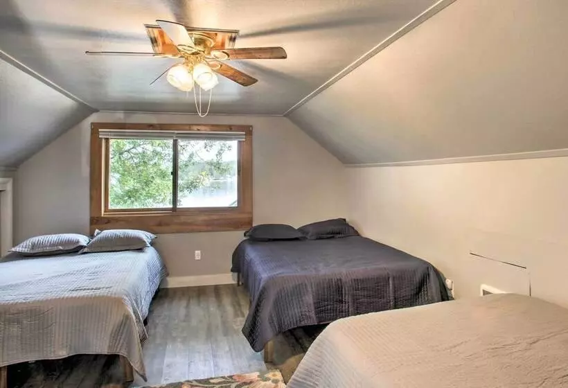 Diamond Lake Home W/ Dock Close To 2 Ski Resorts!